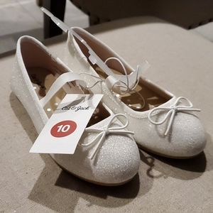 Cat and jack size 10 ivory shoes